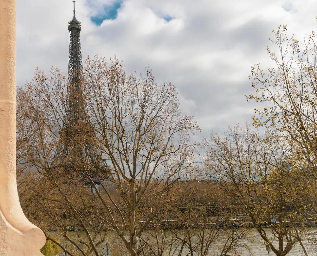 Sur Les Quais * Paris
